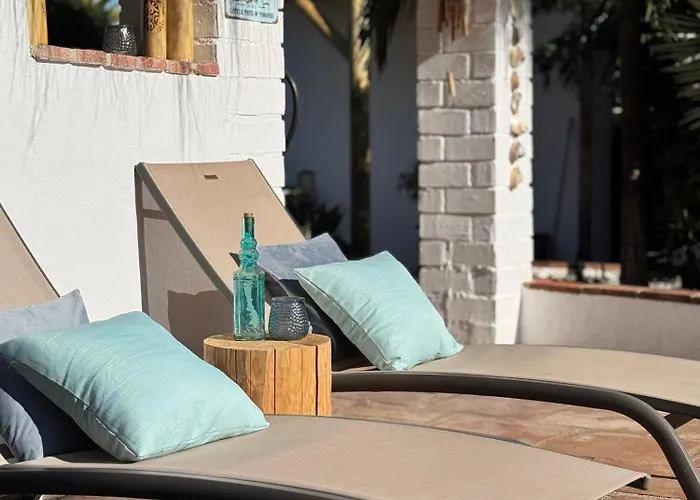 Casa Bambu Boutique Andalusie With Pool And Mountain Views 招待所 4*