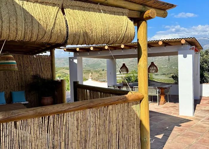 Casa Bambu Boutique Andalusie With Pool And Mountain Views 招待所 4*