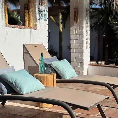 Casa Bambu Boutique Andalusie With Pool And Mountain Views بيت ضيافة 4*