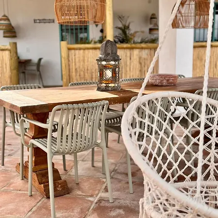 Casa Bambu Boutique Andalusie With Pool And Mountain Views بيت ضيافة 4*
